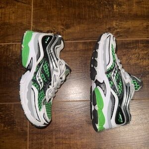 Saucony Kids Sneakers in Green and Black